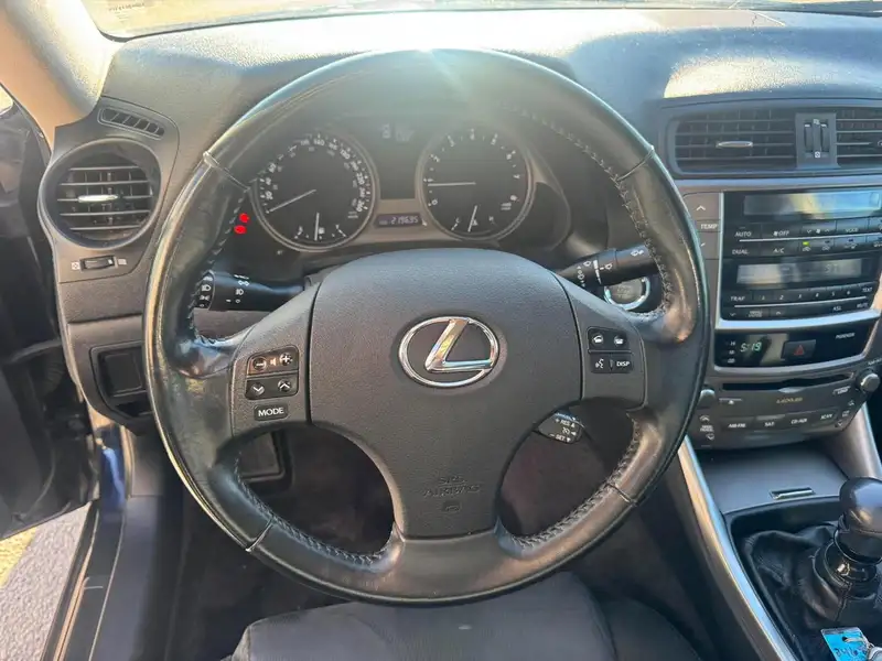 2010 Lexus IS 250, blau, 219.695 km, Import Kanada — Foto 4 z 12