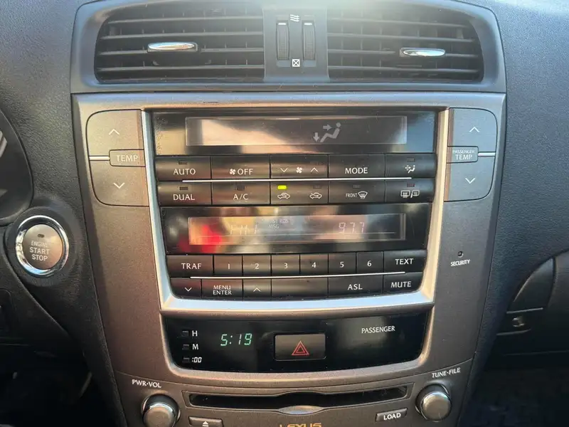 2010 Lexus IS 250, blau, 219.695 km, Import Kanada — Foto 6 z 12