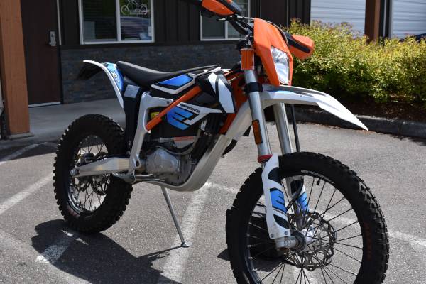 2023 KTM, Import USA — Foto 2 z 9