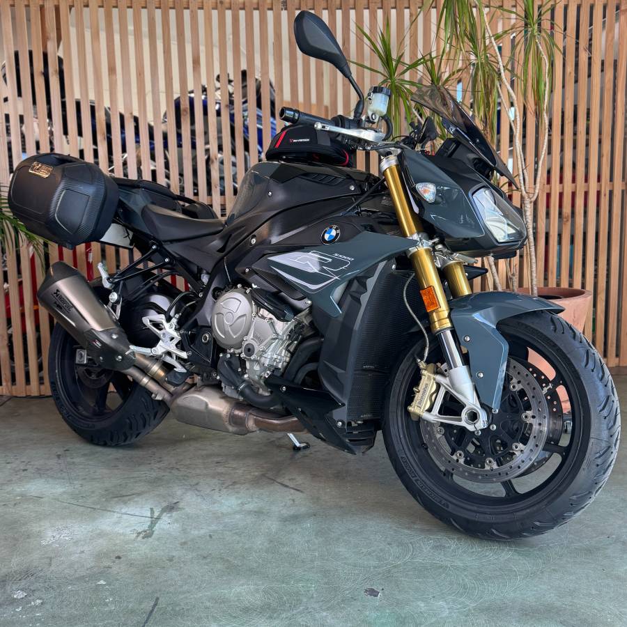 2017 BMW, Import USA — Foto 1