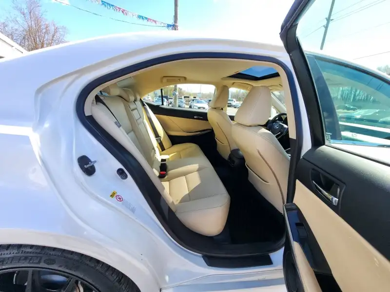 2015 Lexus IS 250, weiß, 167.789 km, Import Kanada — Foto 12 z 12