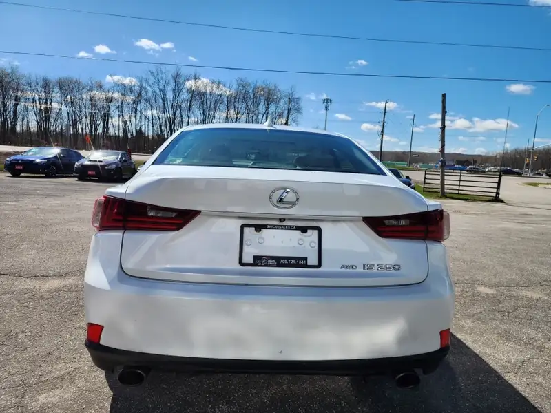 2015 Lexus IS 250, weiß, 167.789 km, Import Kanada — Foto 6 z 12
