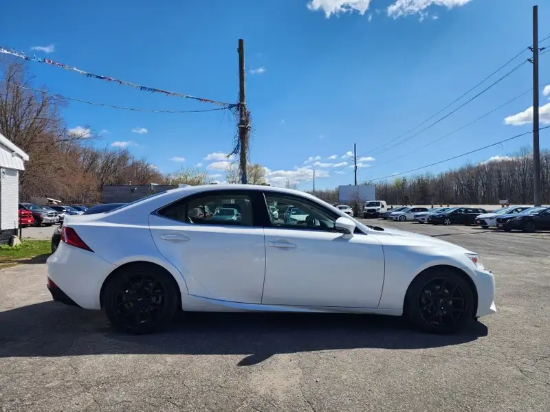 2015 Lexus IS 250, weiß, 167.789 km, Import Kanada — Foto 8 z 12