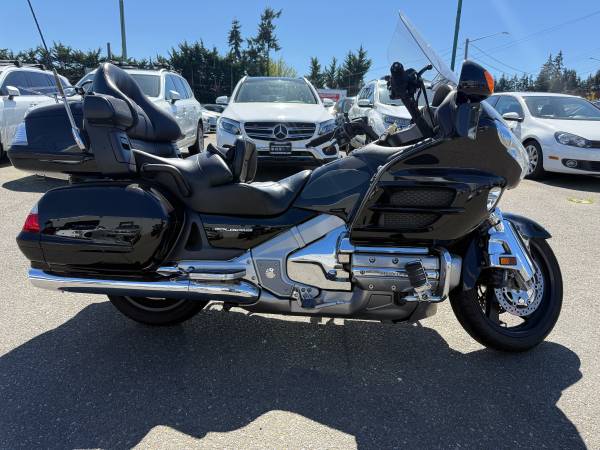 2008 Harley-Davidson, gold, Import USA — Foto 1