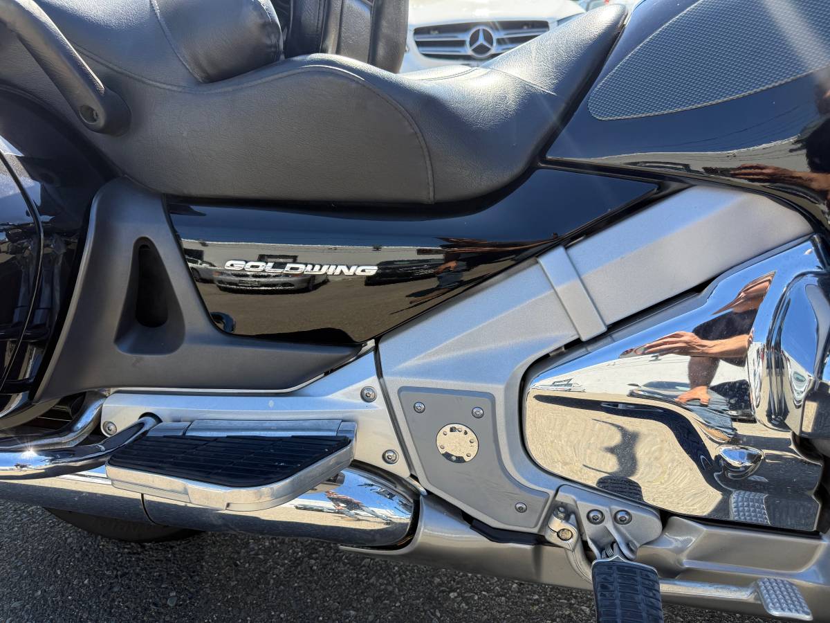 2008 Harley-Davidson, gold, Import USA — Foto 11 z 12