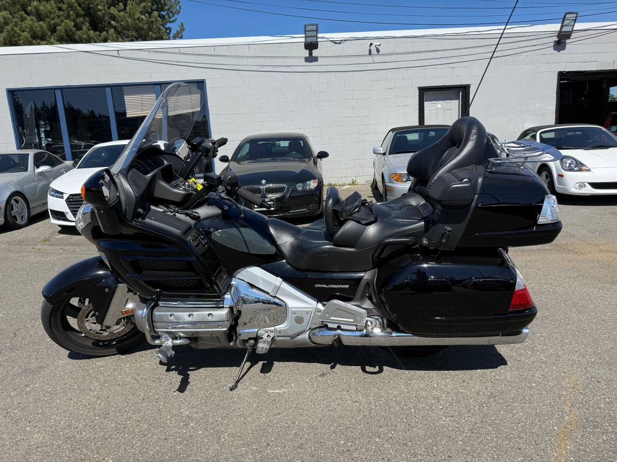 2008 Harley-Davidson, gold, Import USA — Foto 6 z 12