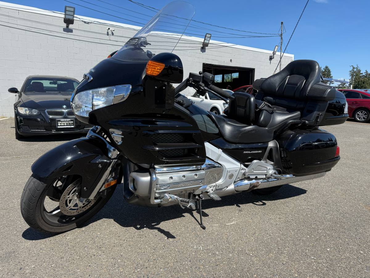 2008 Harley-Davidson, gold, Import USA — Foto 7 z 12