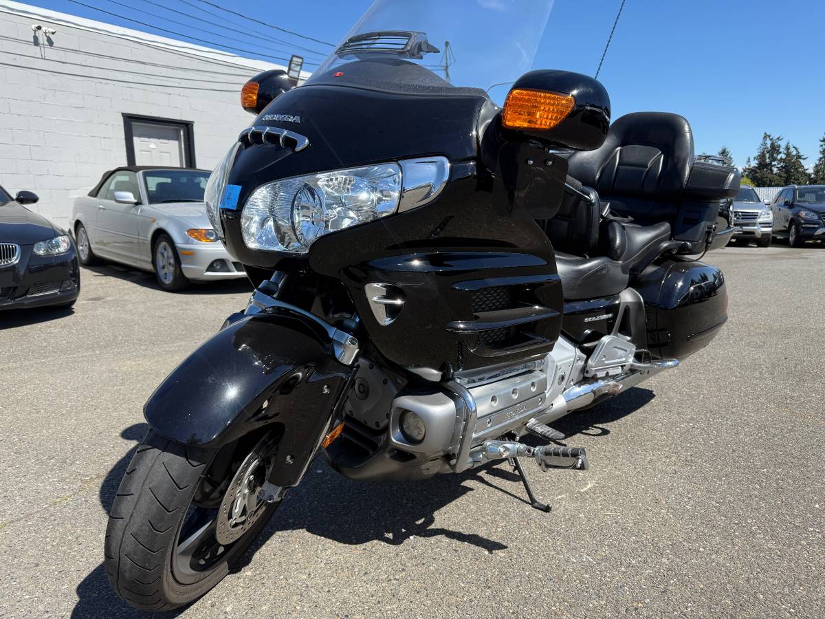 2008 Harley-Davidson, gold, Import USA — Foto 8 z 12