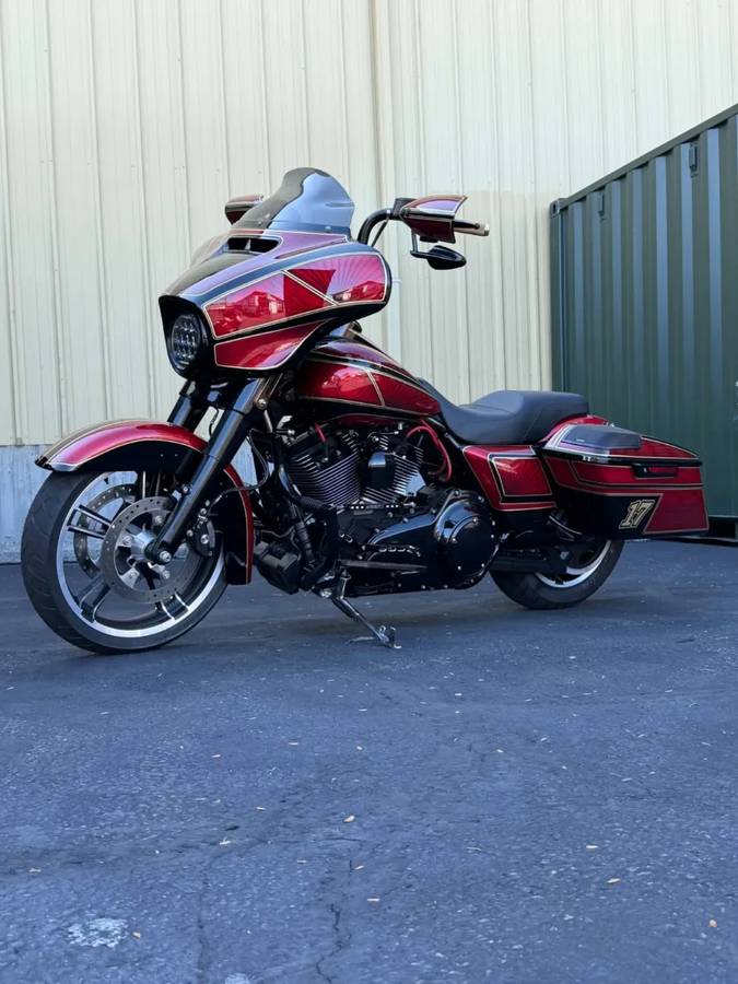2014 Harley-Davidson, Import USA — Foto 3 z 12