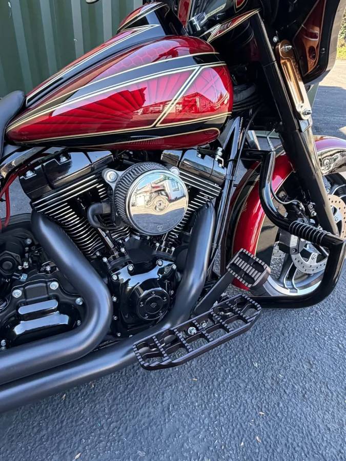 2014 Harley-Davidson, Import USA — Foto 9 z 12