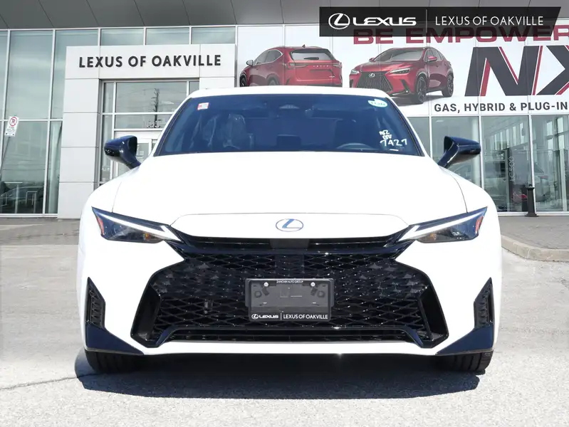 2026 Lexus IS 4DR AWD, weiß, 2 km, Import Kanada — Foto 2 z 12
