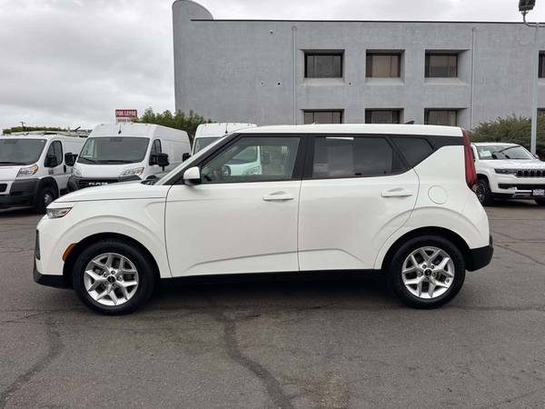2022 Kia, Import USA — Foto 8 z 12