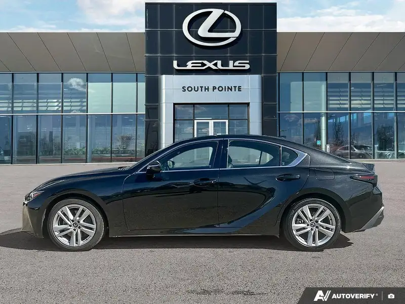2024 Lexus IS 300 Premium AWD, schwarz, 43.765 km, Import Kanada — Foto 3 z 12