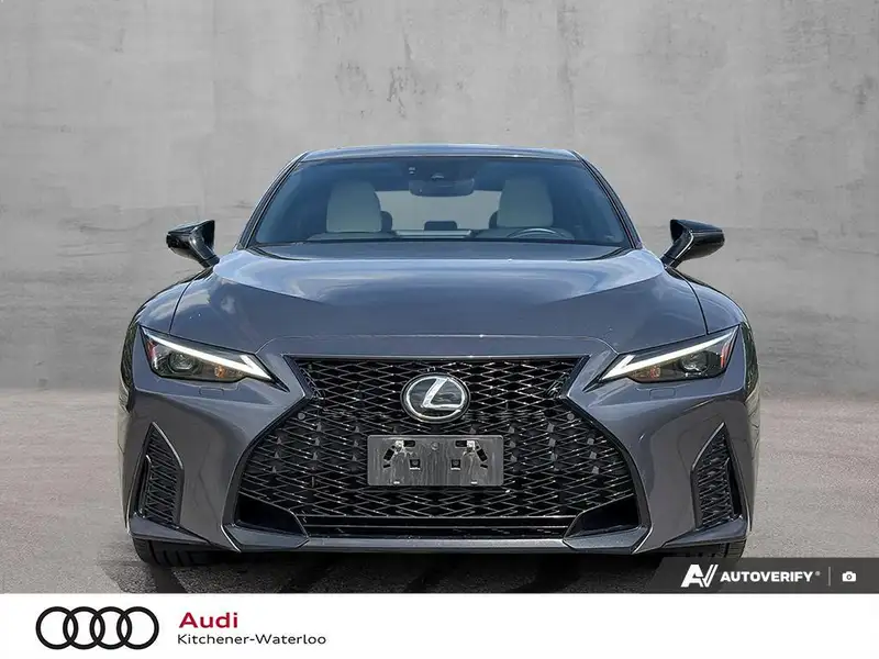 2025 Lexus IS 300 AWD, grau, 30.208 km, Import Kanada — Foto 2 z 12
