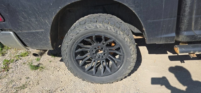 Pneumatiky — RAM, Import Kanada — Foto 1