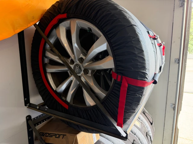 Kola — Audi Q7, Import Kanada — Foto 1