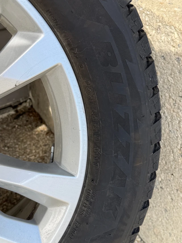 Kola — Audi Q7, Import Kanada — Foto 3 z 4
