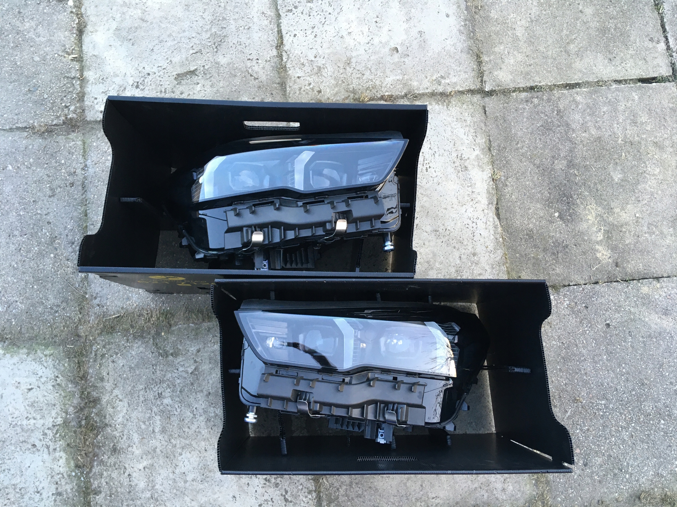 Světlomet — BMW M5, schwarz, Auf Lager in der EU — Foto 1