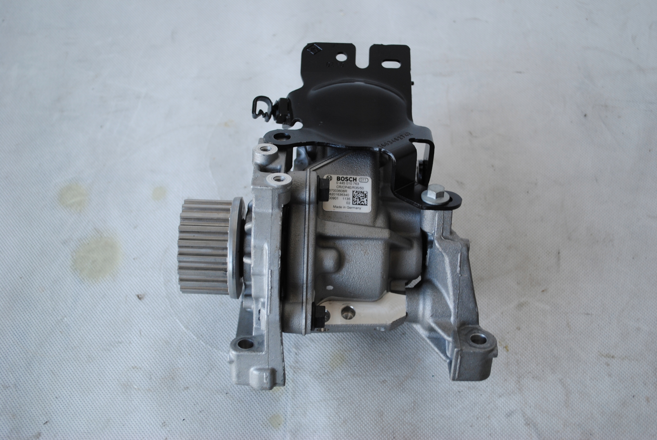 Motor 0445010763 — Dacia 1.5, Auf Lager in der EU — Foto 1