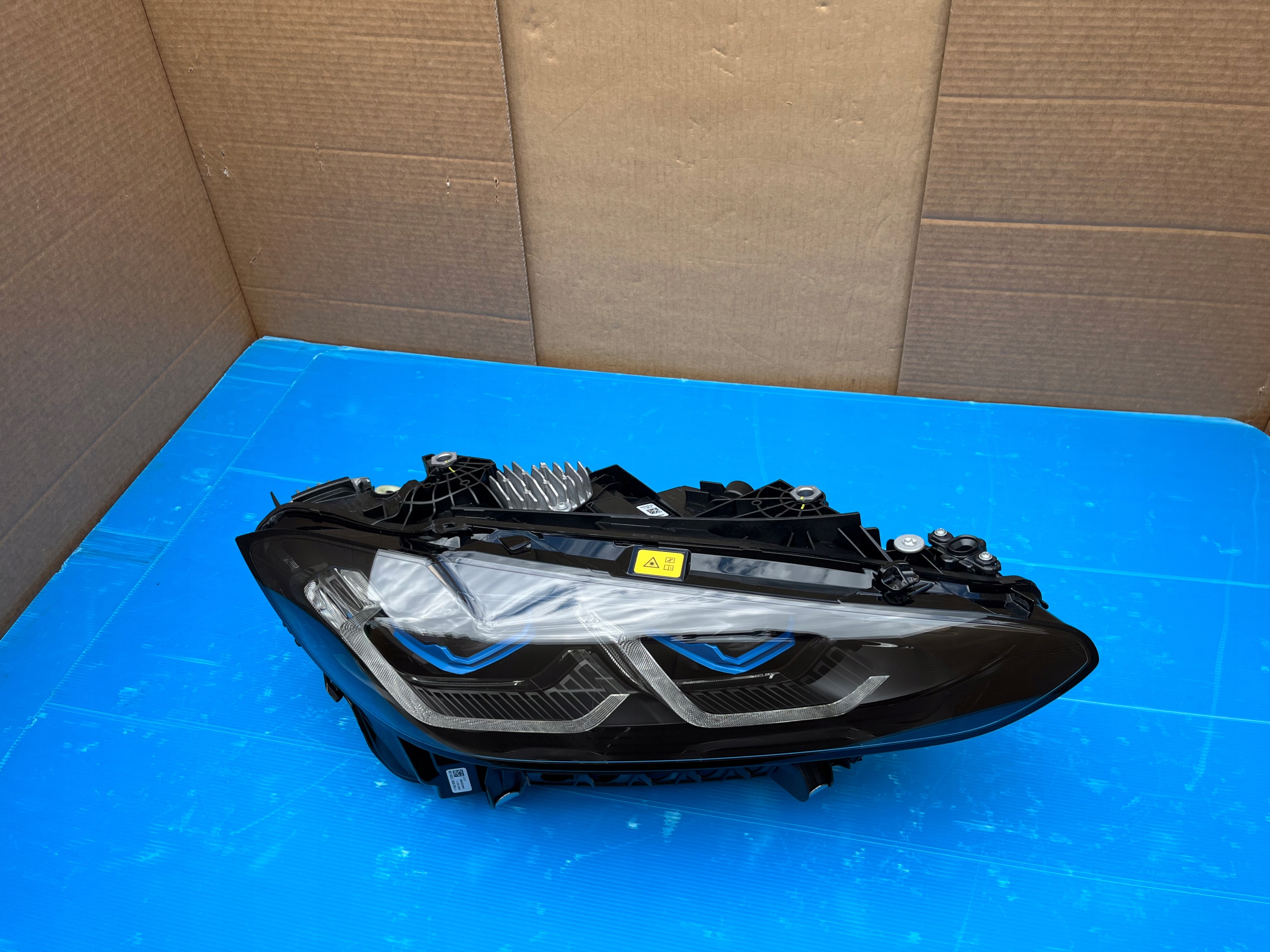 Světlomet — BMW M3, schwarz, Auf Lager in der EU — Foto 1
