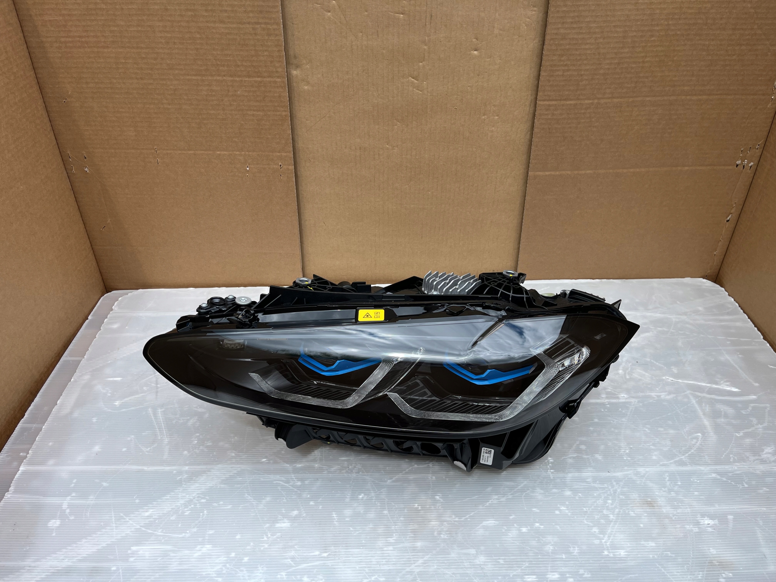 Světlomet — BMW M3, schwarz, Auf Lager in der EU — Foto 1