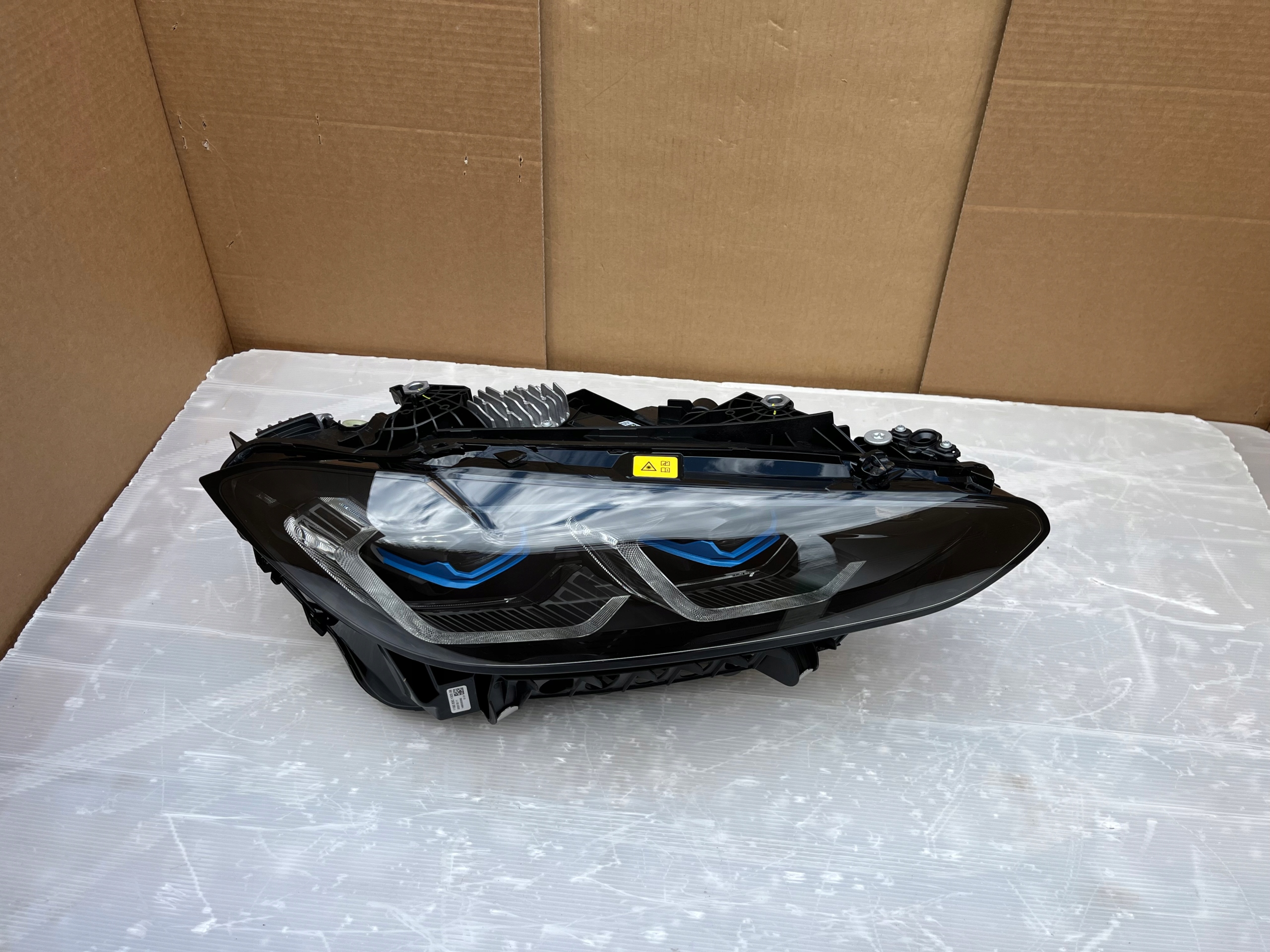 Světlomet — BMW M3, schwarz, Auf Lager in der EU — Foto 1