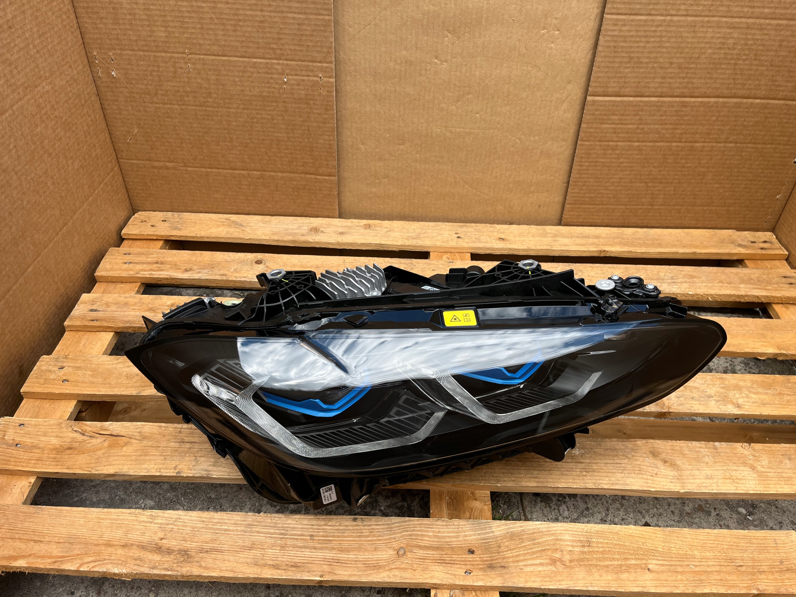 Světlomet — BMW M3, schwarz, Auf Lager in der EU — Foto 1