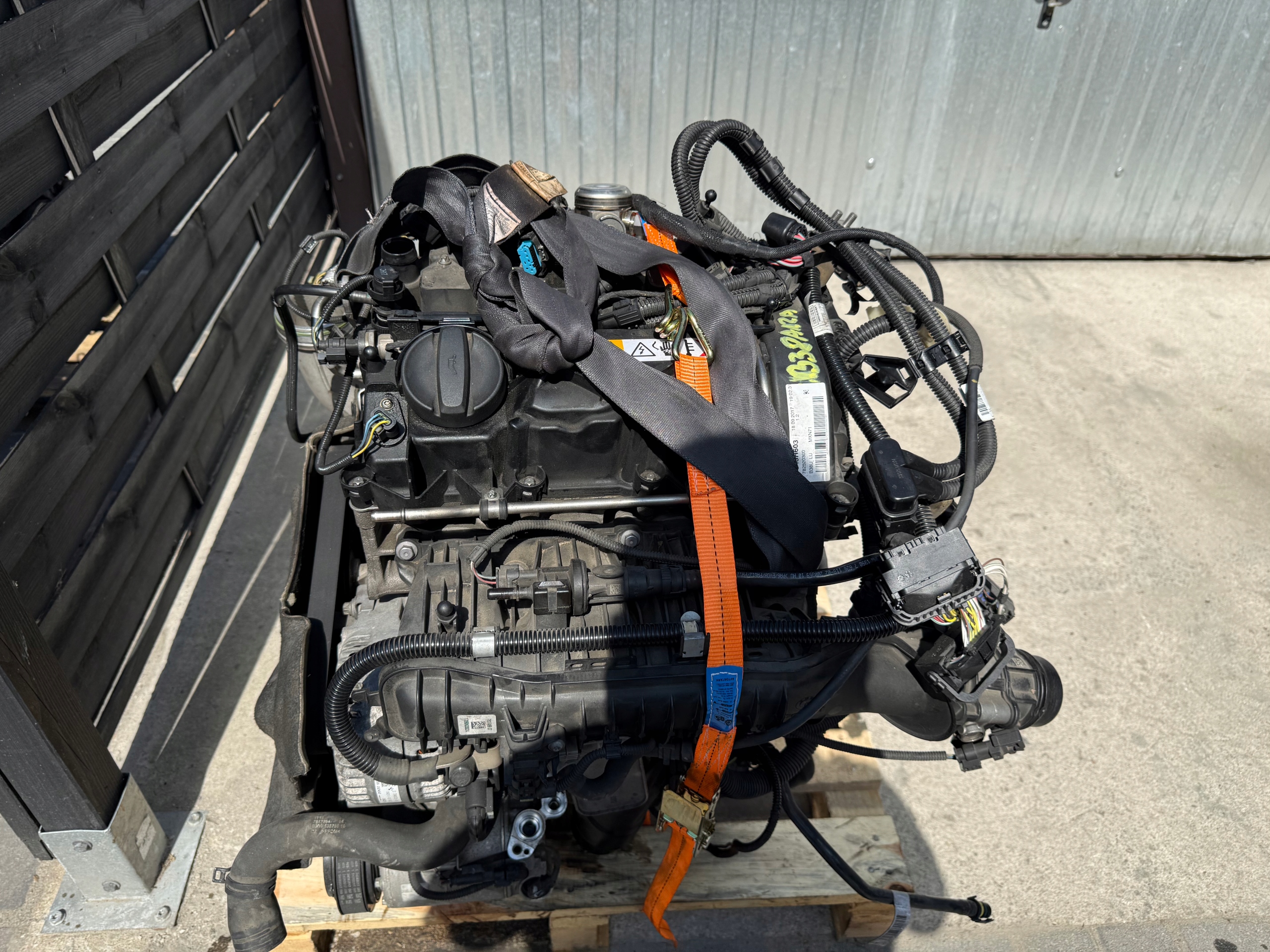 Kompletní motor — MINI, Auf Lager in der EU — Foto 1 Kompletní motor — MINI, Auf Lager in der EU — Foto 1