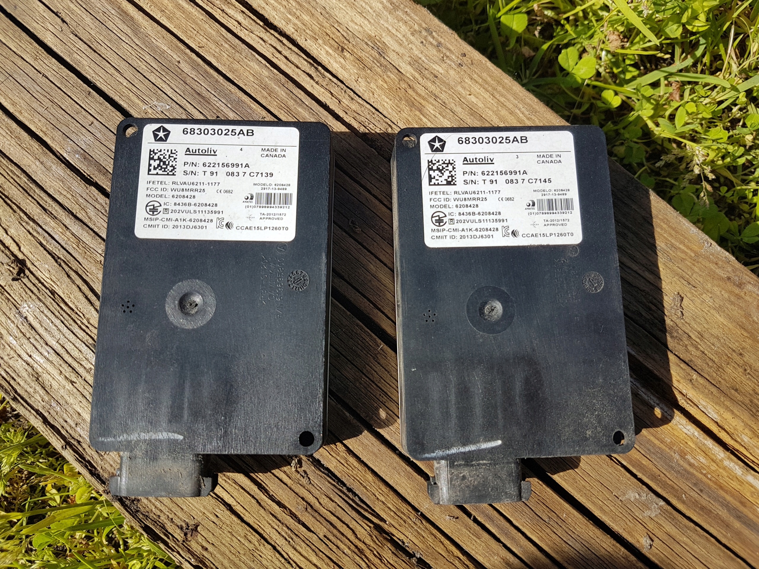 OEM komponent 68303025AB — Toyota, Auf Lager in der EU — Foto 1