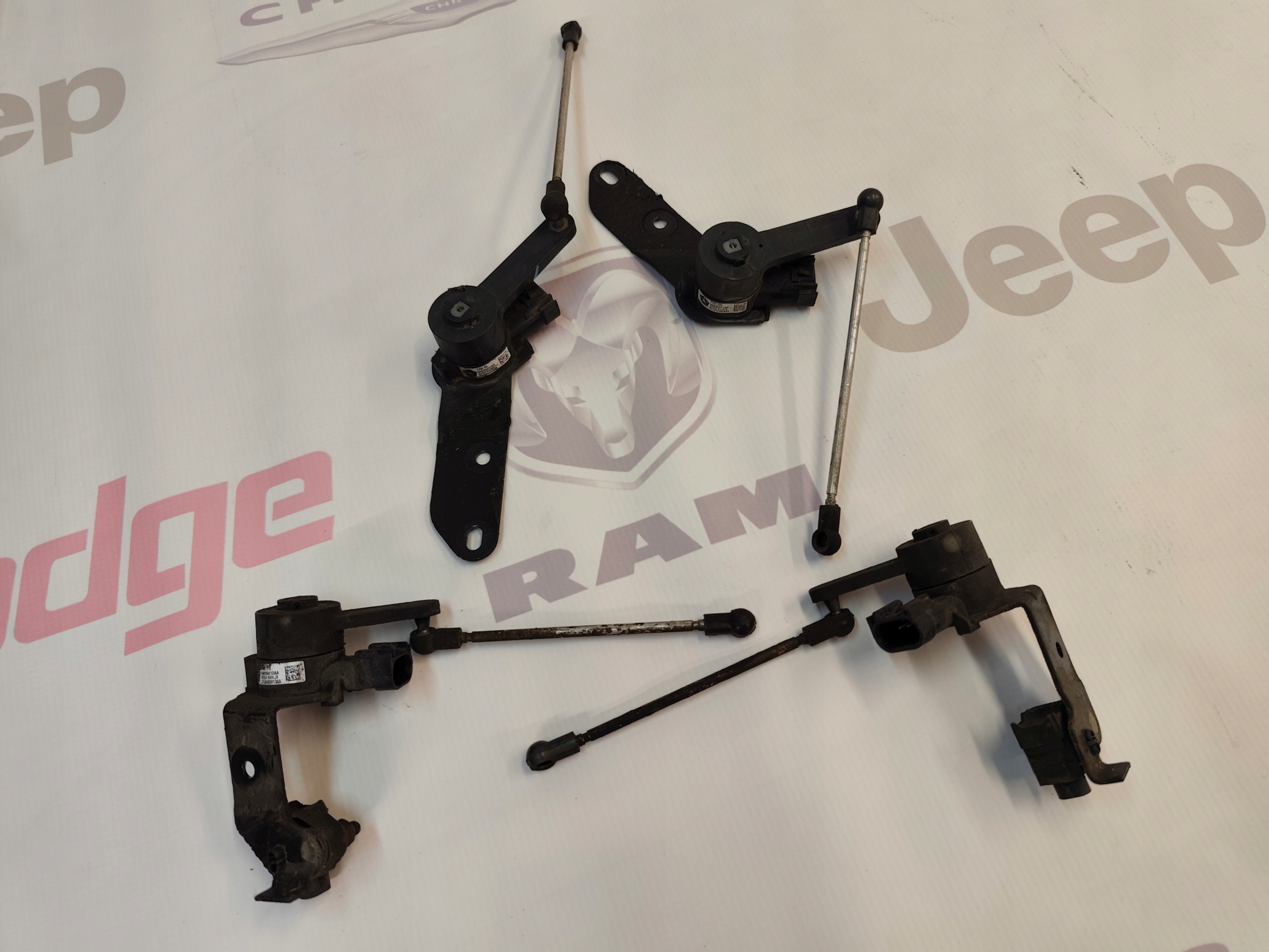 OEM komponent — Dodge, Auf Lager in der EU — Foto 1