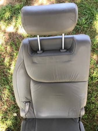 Interiér — Toyota, Import USA — Foto 10 z 12