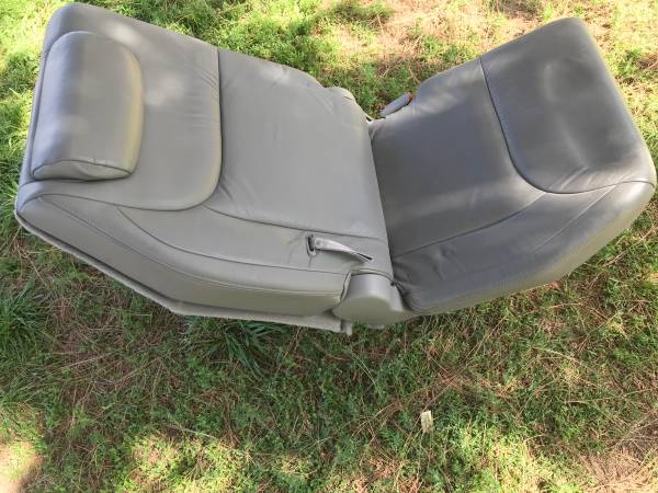 Interiér — Toyota, Import USA — Foto 3 z 12