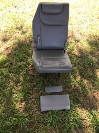 Interiér — Toyota, Import USA — Foto 7 z 12