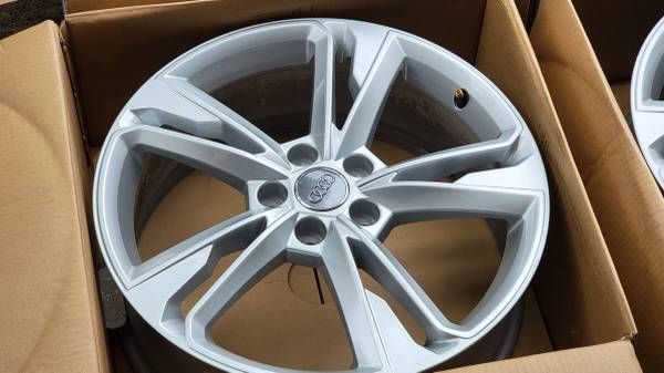 Kola — Audi Q3, Import USA — Foto 12 z 12