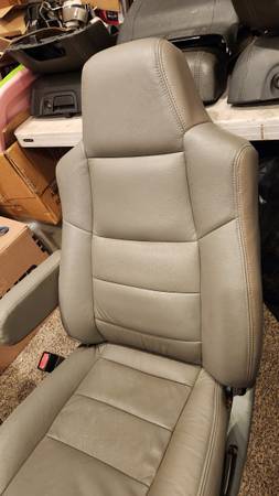 Sedačky — Ford, grau, Import USA — Foto 4 z 12