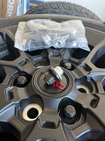 Kola — Lexus IS, Import USA — Foto 2 z 5