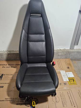 Sedačky — Porsche Panamera, schwarz, Import USA — Foto 12 z 12