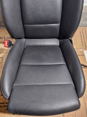 Sedačky — Porsche Panamera, schwarz, Import USA — Foto 5 z 12