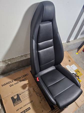 Sedačky — Seat, schwarz, Import USA — Foto 3 z 12