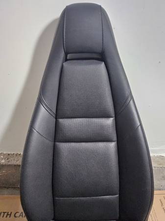 Sedačky — Seat, schwarz, Import USA — Foto 4 z 12