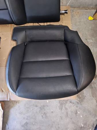 Sedačky — Seat, schwarz, Import USA — Foto 4 z 12