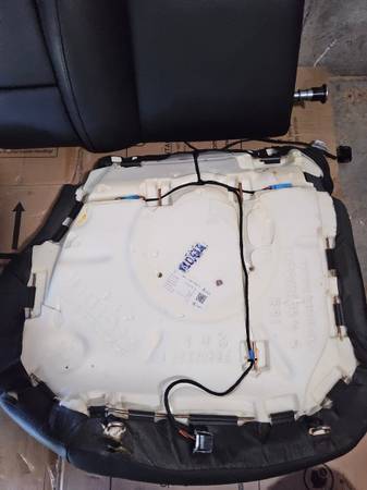 Sedačky — Seat, schwarz, Import USA — Foto 5 z 12