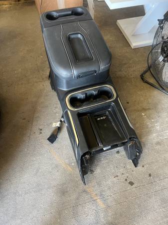 OEM komponent SIERRAYUKONAT4 — Chevrolet, Import USA — Foto 1