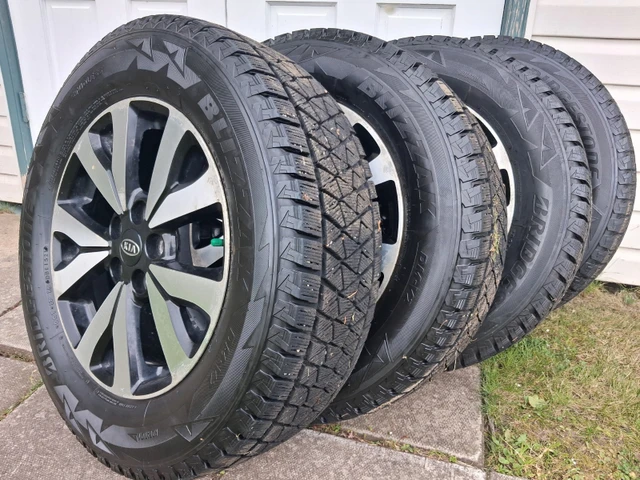 Kola — Hyundai, Import Kanada — Foto 1