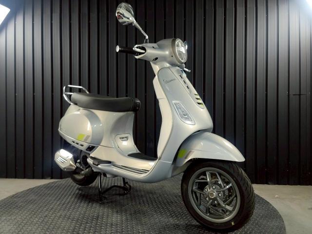 Vespa 125, Import Japan — Foto 1