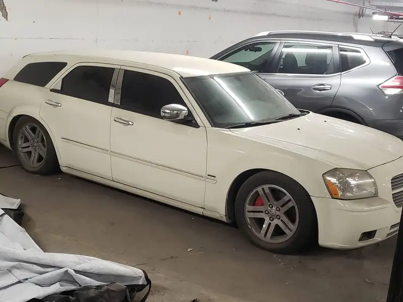 2006 Dodge Magnum, weiß, 216.000 km, Import Kanada — Foto 1
