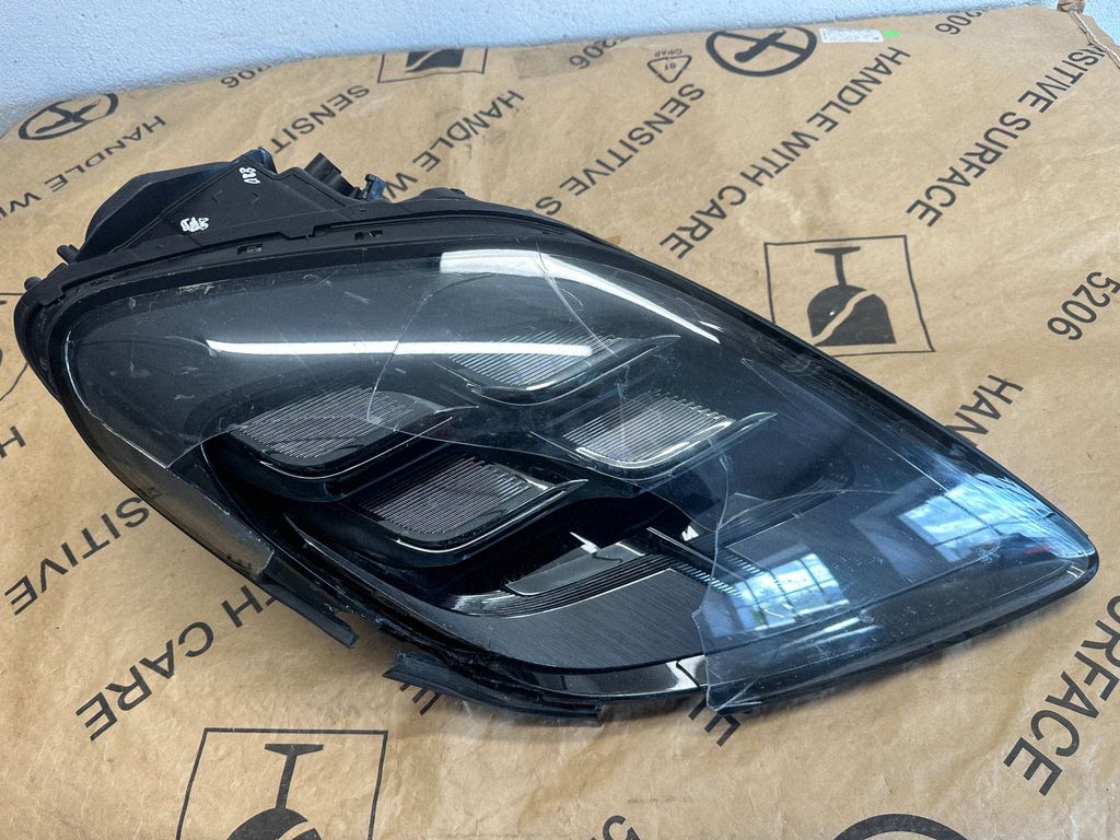 976941010CE Porsche Panamera (976) světlomet, Auf Lager in der EU — Foto 1