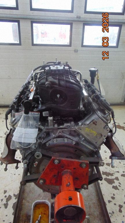 Cadillac Escalade Engine, Auf Lager in der EU — Foto 1