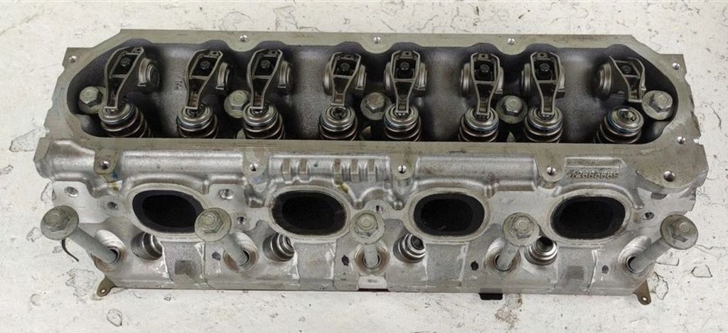 12685669 Chevrolet Camaro Engine head, Auf Lager in der EU — Foto 1