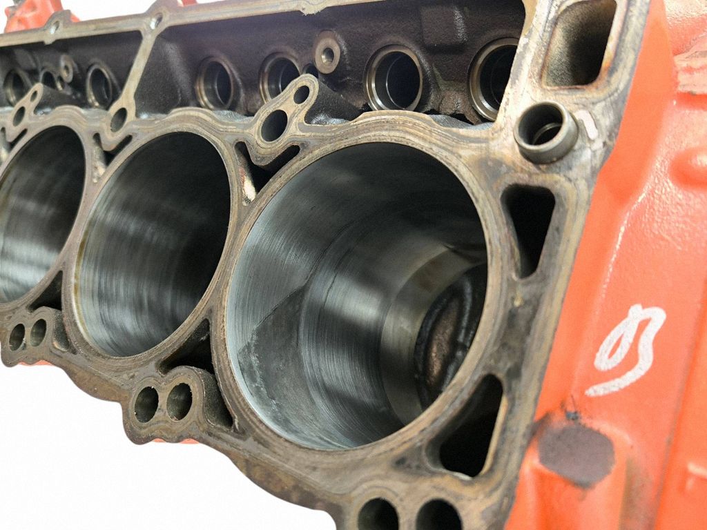 68249194AA Dodge Challenger Engine block, Auf Lager in der EU — Foto 8 z 22